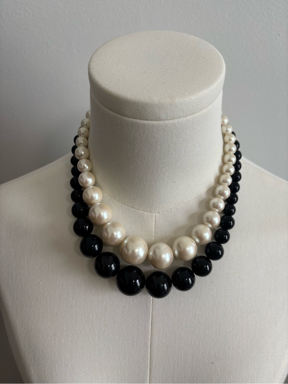Elegant Black and White Pearl Beaded Necklace - Classic Two-Row Design 18in